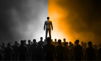 Ekibine yön veren, özgüvenli ve vizyon sahibi bir lider silüeti; ileri seviye yönetim becerilerini ve stratejik liderlik duruşunu simgeleyen görsel.